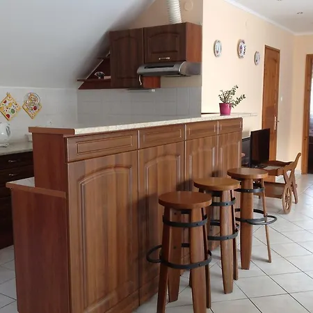 بيت ضيافة Attila Apartmanhaz 3*