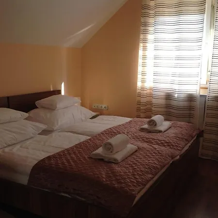 Гостевой дом Attila Apartmanhaz