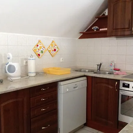 Attila Apartmanhaz 3*