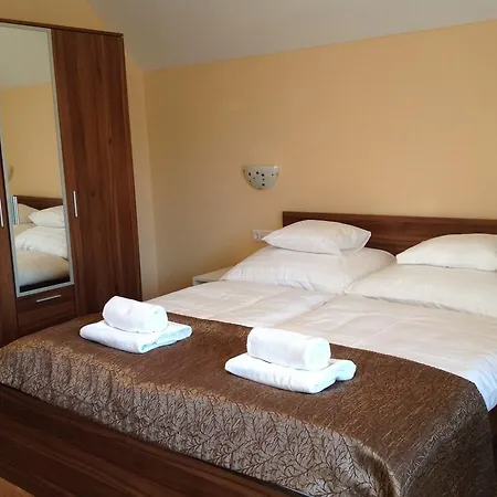 Attila Apartmanhaz بيت ضيافة Hévíz
