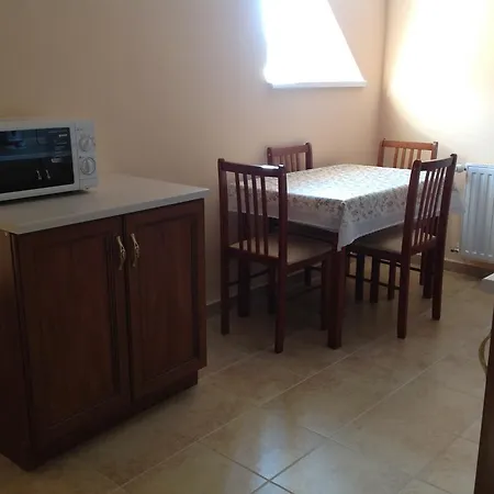 Attila Apartmanhaz Хевиз