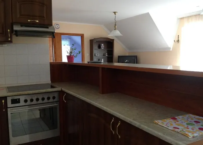 Attila Apartmanhaz Гостевой дом 3*