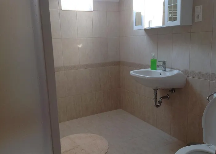 Attila Apartmanhaz Гостевой дом 3*