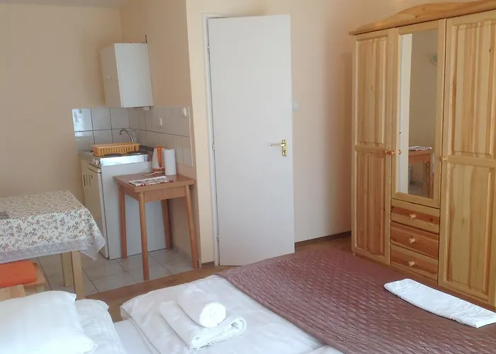 Attila Apartmanhaz Гостевой дом