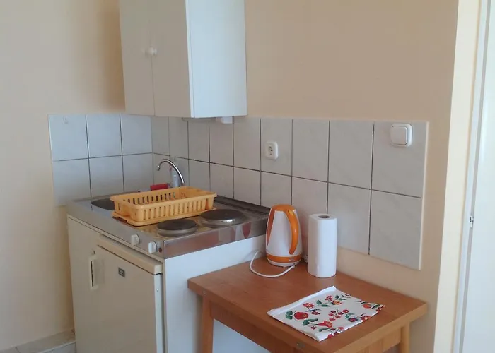 Attila Apartmanhaz Гостевой дом 3*
